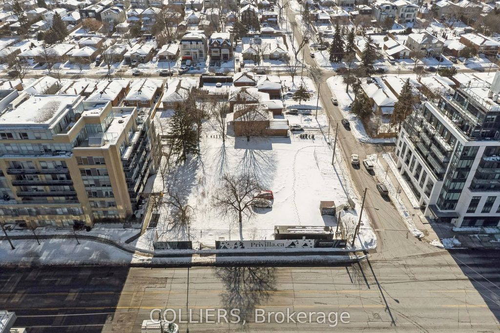 719 Sheppard Avenue W, Toronto C06