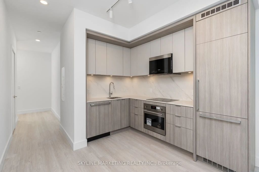 6 Greenbriar Road 210, Toronto C15