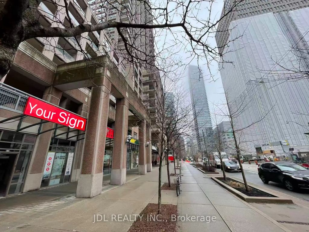 925 Bay Street R1a, Toronto C01