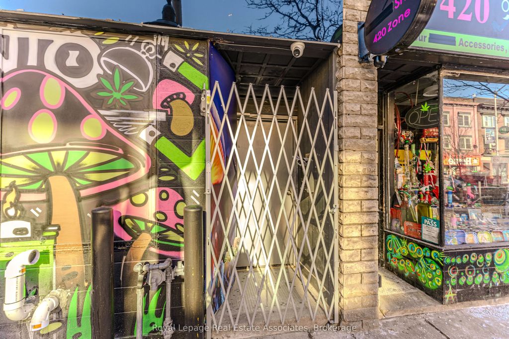 497 Bloor Street W 16 (3rd), Toronto C01