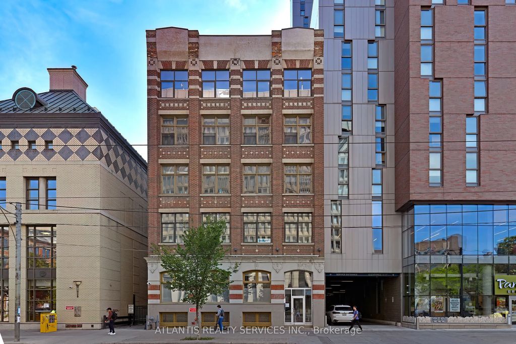 243 College Street 100, Toronto C01