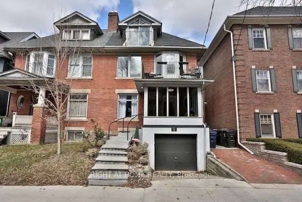 34 Macpherson Avenue, Toronto C02