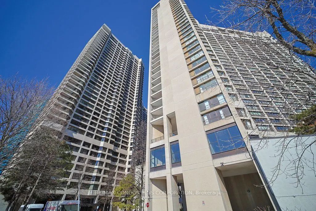 33 Harbour Square 2232, Toronto C01