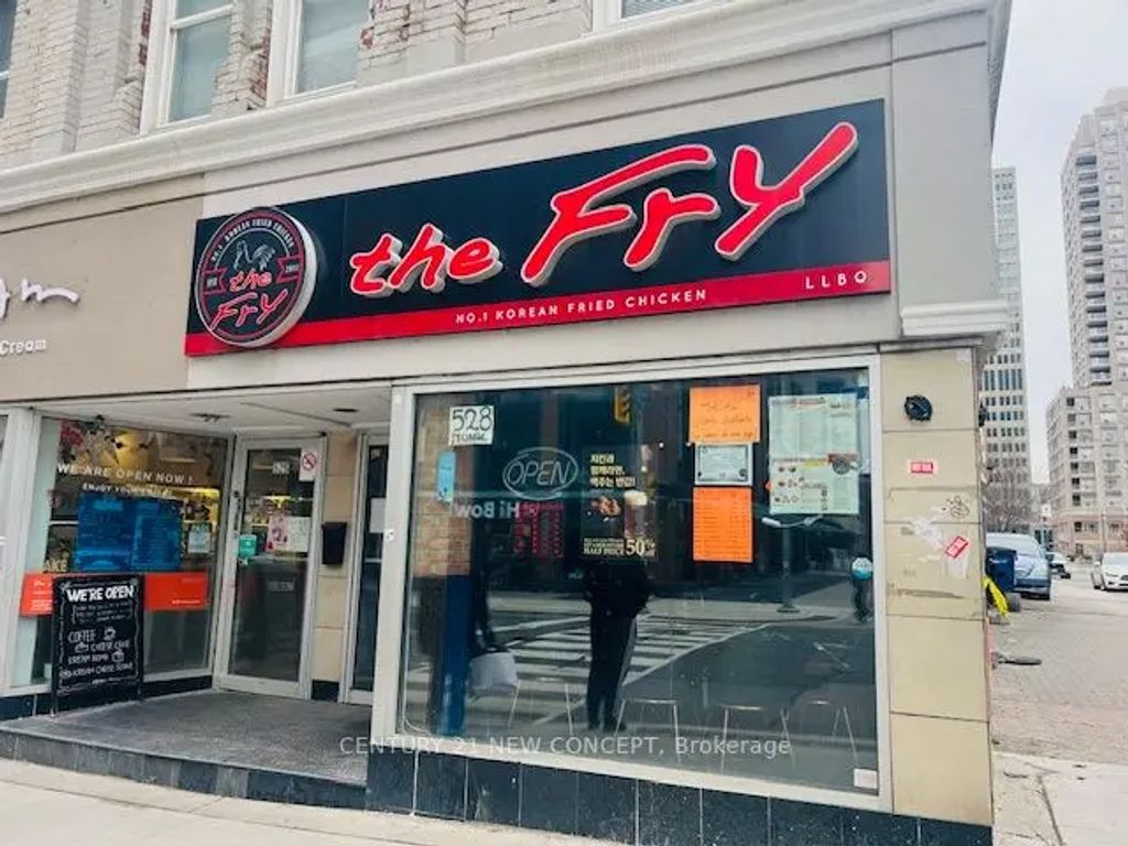528 Yonge Street, Toronto C01