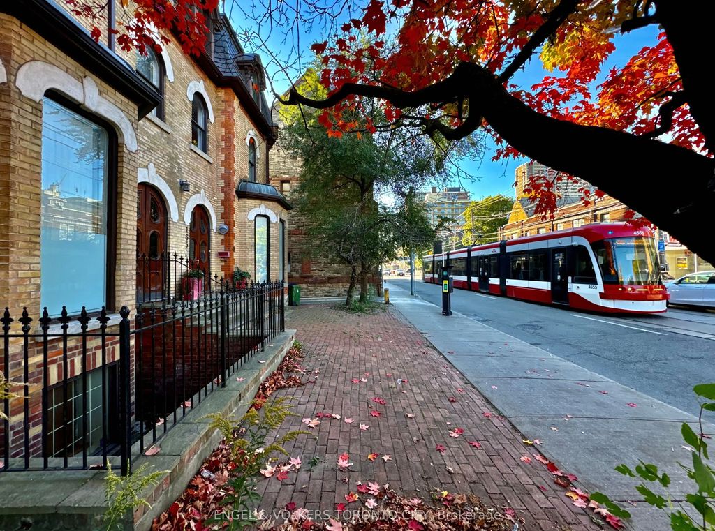 167 Carlton Street, Toronto C08
