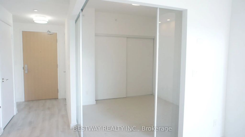 621 Sheppard Avenue E 355, Toronto C15