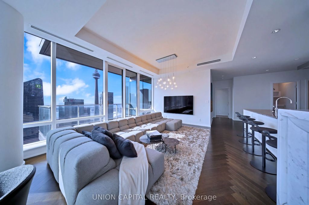 180 University Avenue 5508, Toronto C01