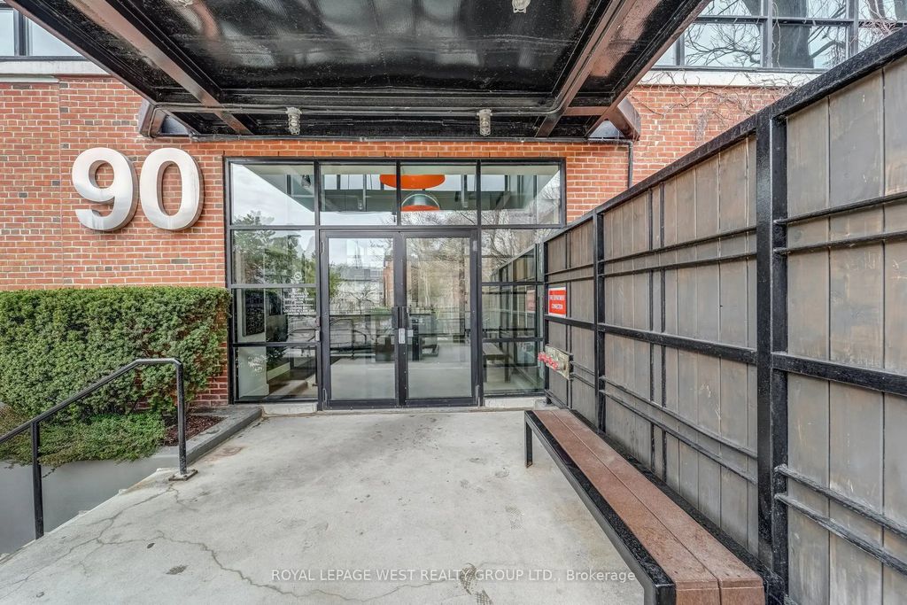 90 Sumach Street 416, Toronto C08