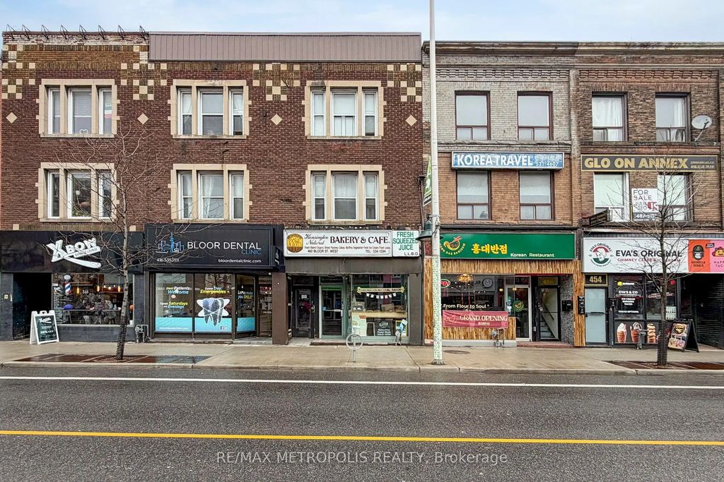 460 Bloor Street W, Toronto C02