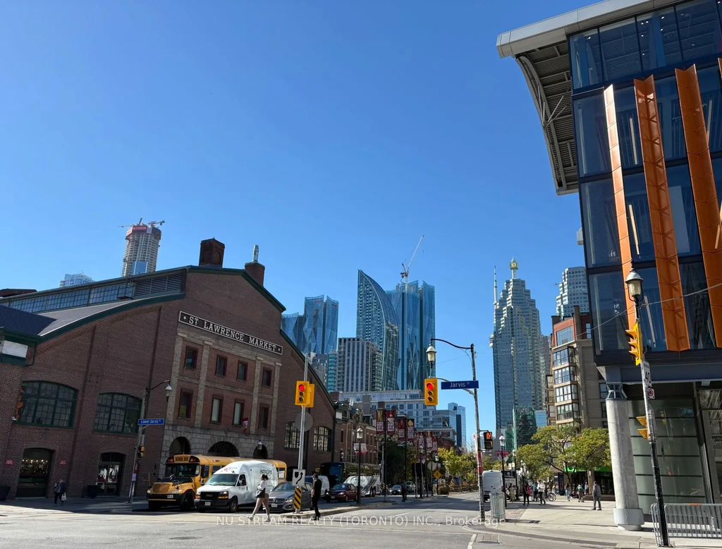 100 Front Street E 301, Toronto C08