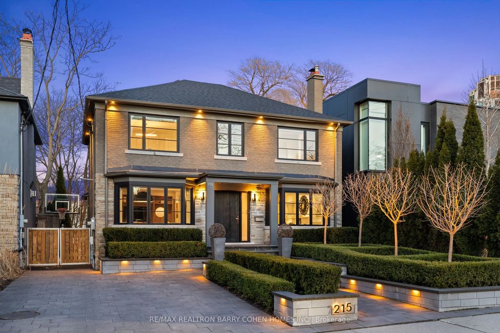 215 Lonsmount Drive, Toronto C03