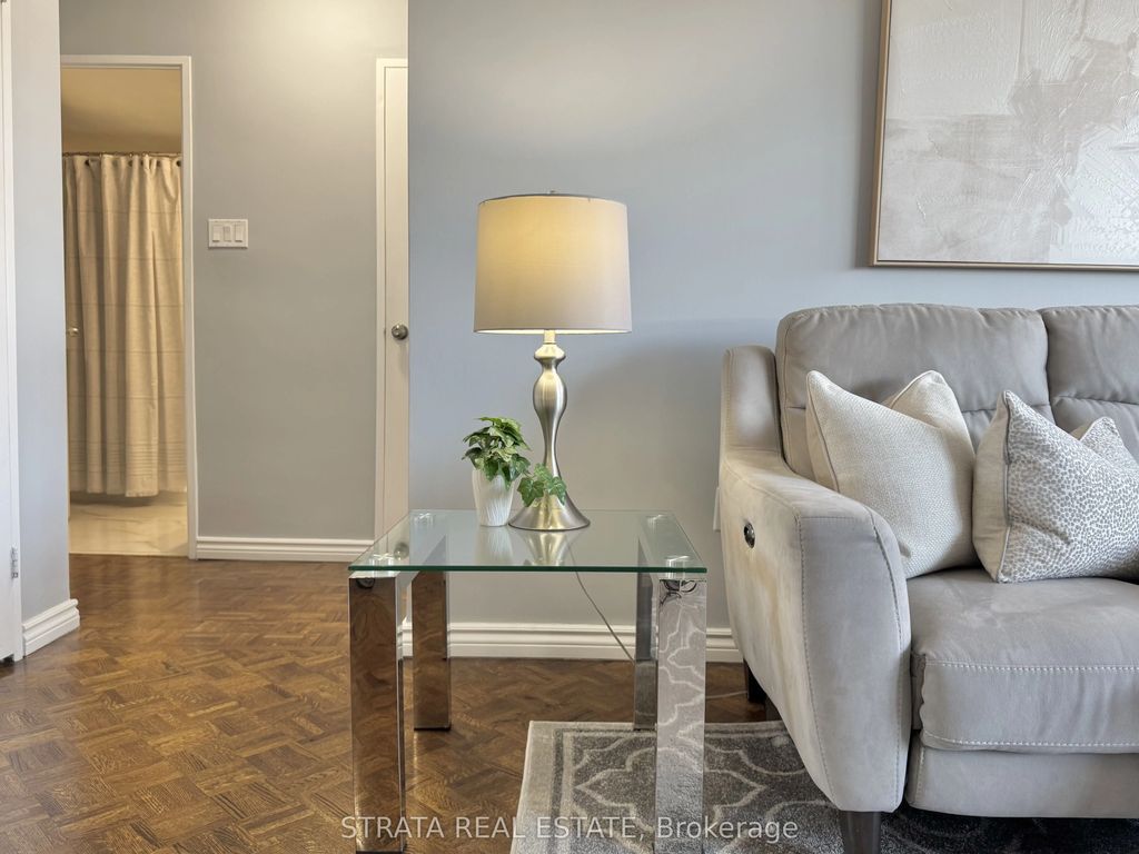 3555 Bathurst Street 203, Toronto C04