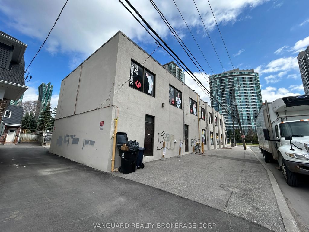 4578 Yonge Street Suite 100, Toronto C07