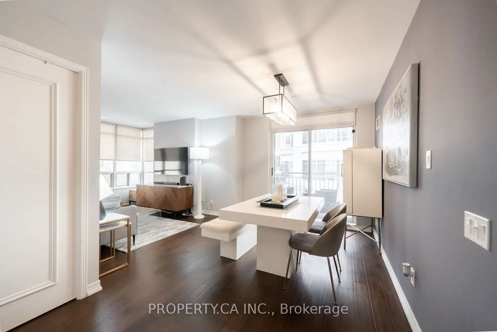 60 St Clair Avenue W 202, Toronto C02