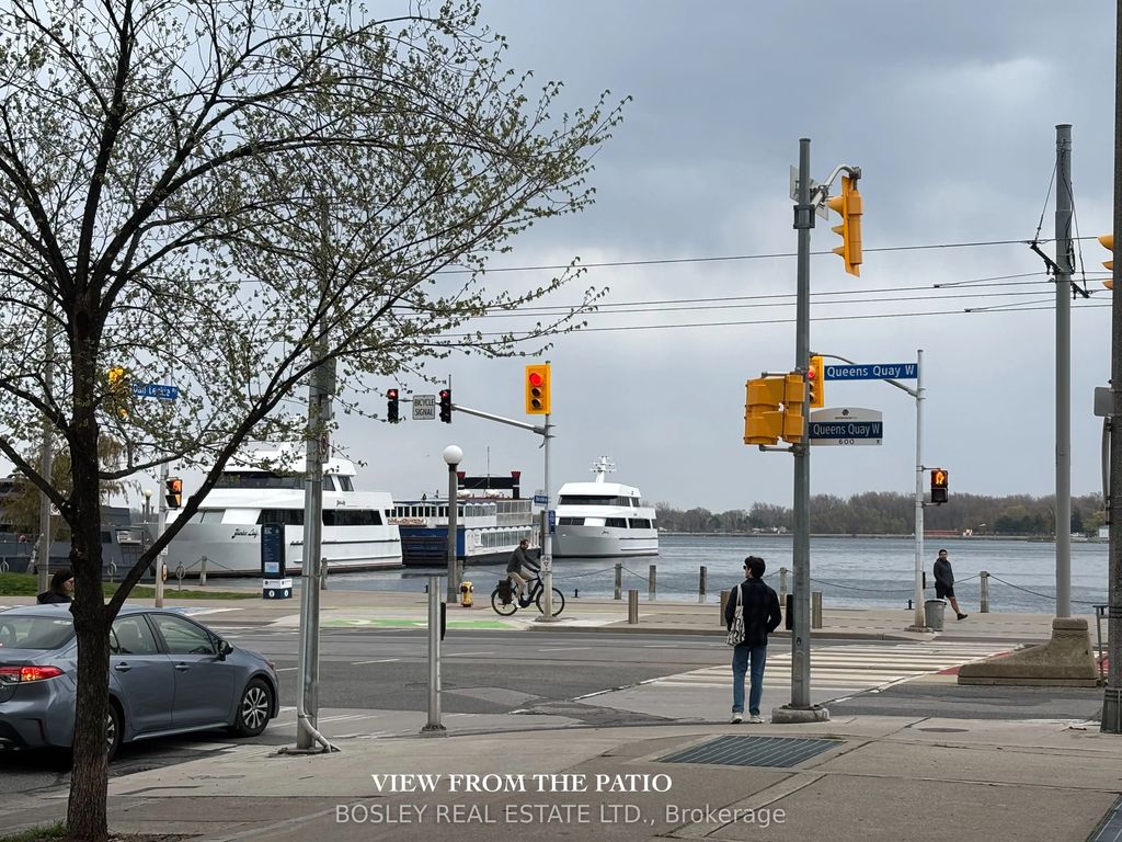 600 Queens Quay West N/a 106, Toronto C01