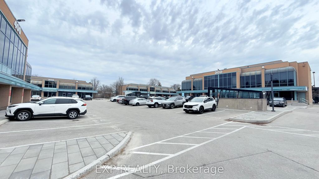 1315 Lawrence Avenue E 522, Toronto C13