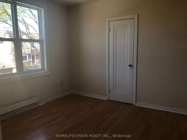 421 Sutherland Drive 2, Toronto C11