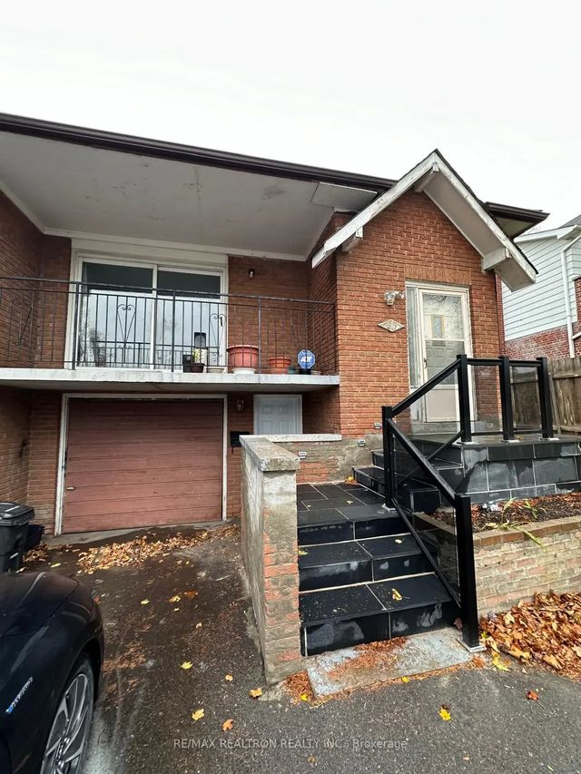 45 Baroness Crescent Bsmt, Toronto C15