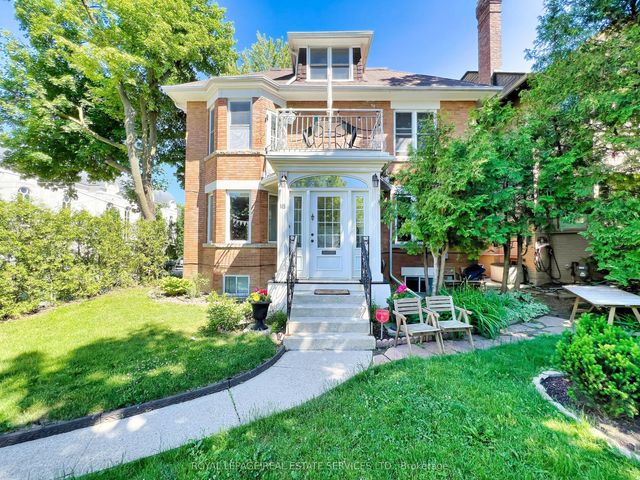 18 Shorncliffe Avenue, Toronto C02