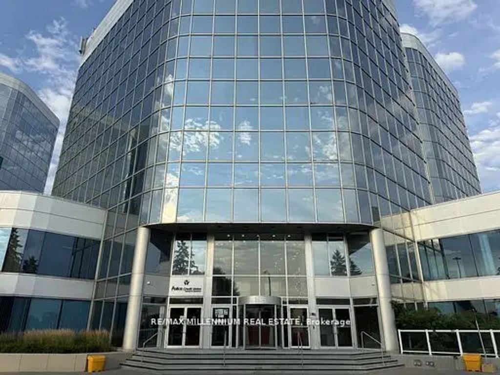 105 Gordon Baker Road 728, Toronto C15
