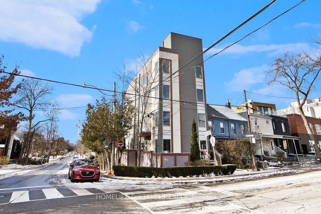243 Niagara Street, Toronto C01