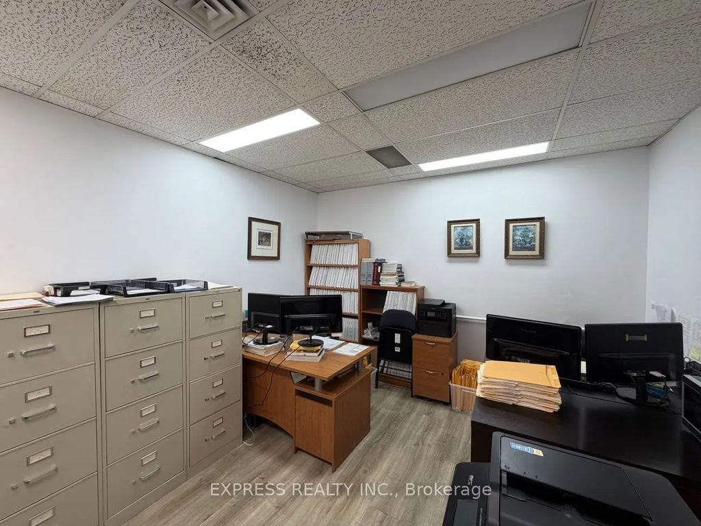 121 Willowdale Avenue 206, Toronto C14