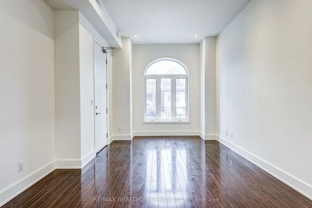 588 Ossington Avenue, Toronto C01