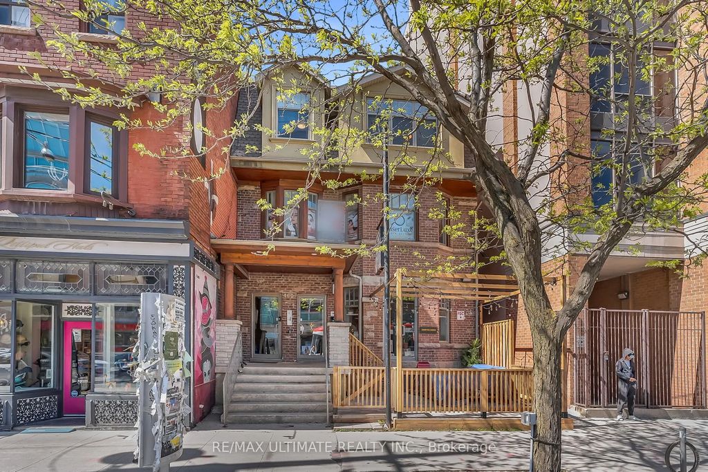 460 College Street, Toronto C01