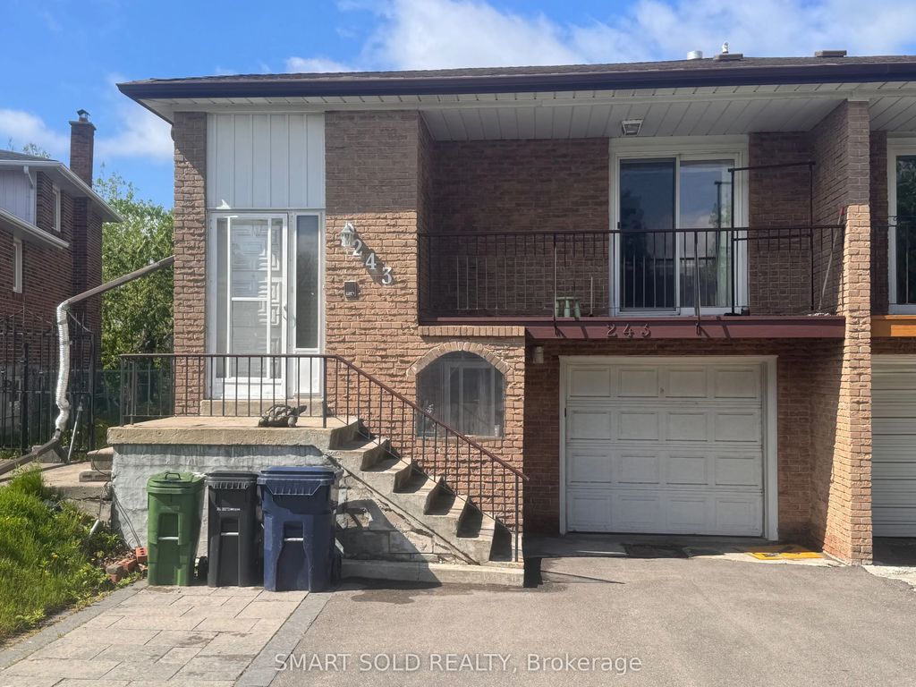 243 Shawnee Circle, Toronto C15