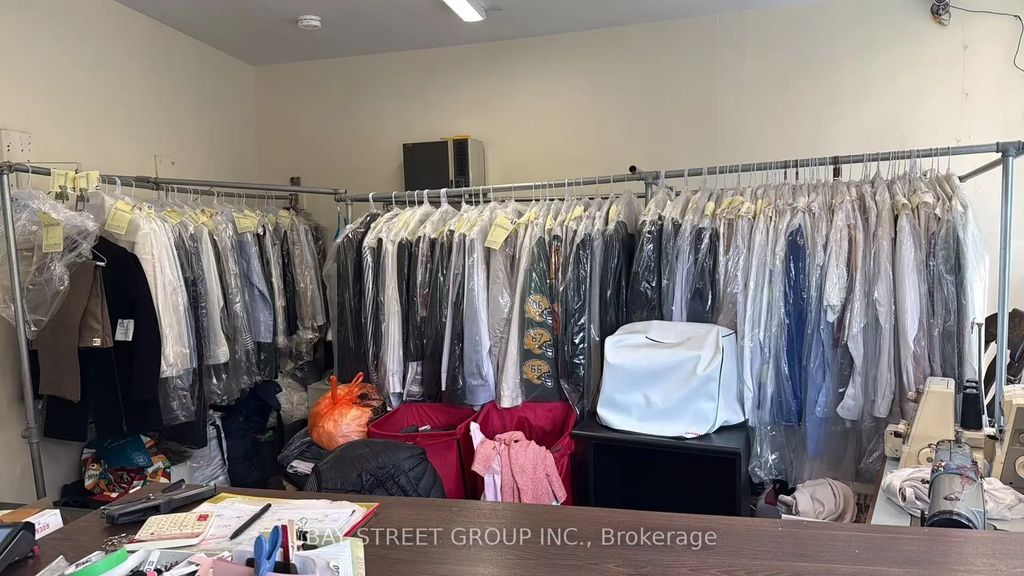 674 College Street, Toronto C01