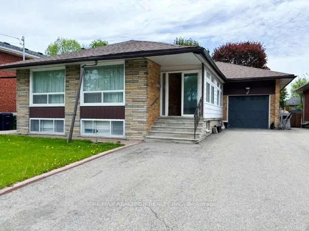 97 Overbrook Place, Toronto C06