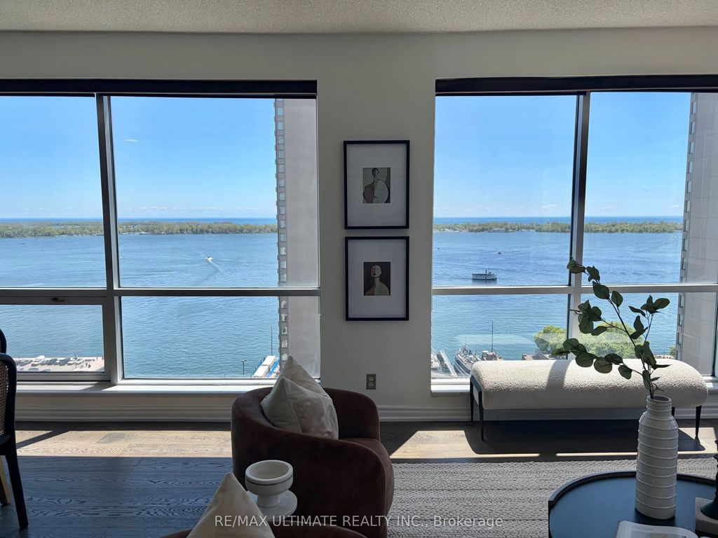 10 Queens Quay W 2206, Toronto C01