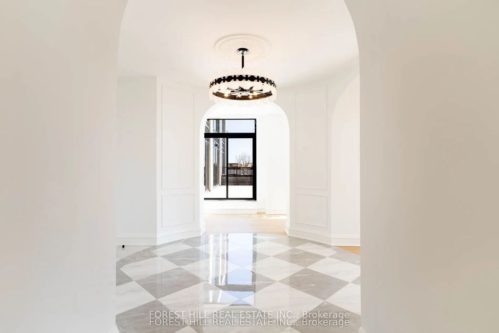 2010 Bathurst Street 6a, Toronto C03