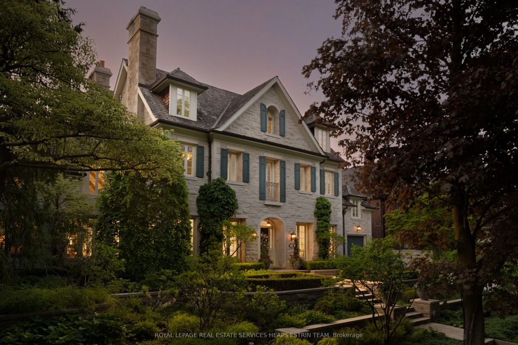 76 Binscarth Road, Toronto C09