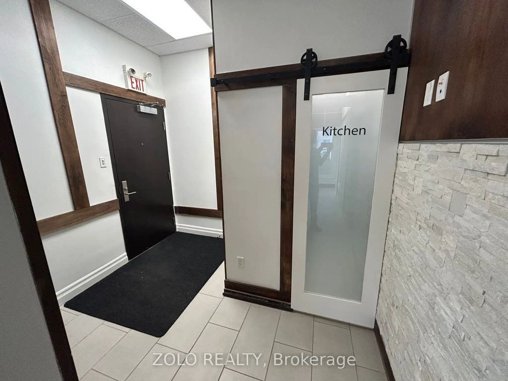 5409 Yonge Street 209, Toronto C14
