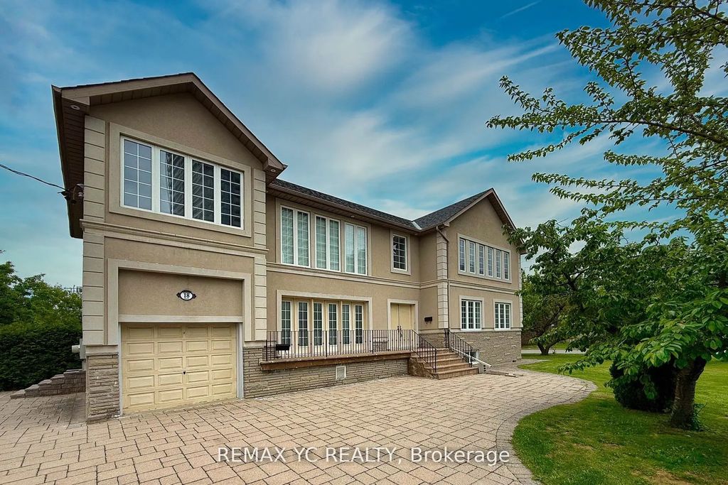 18 Mullet Road, Toronto C14