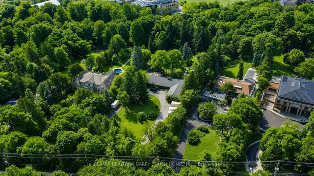 14 Park Lane Circle, Toronto C12
