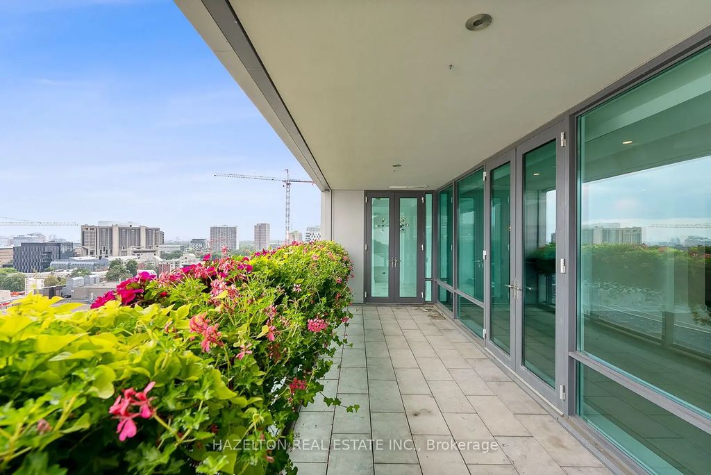 206 Bloor Street W 1402, Toronto C02