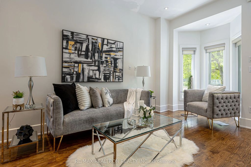 93 Walnut Avenue, Toronto C01