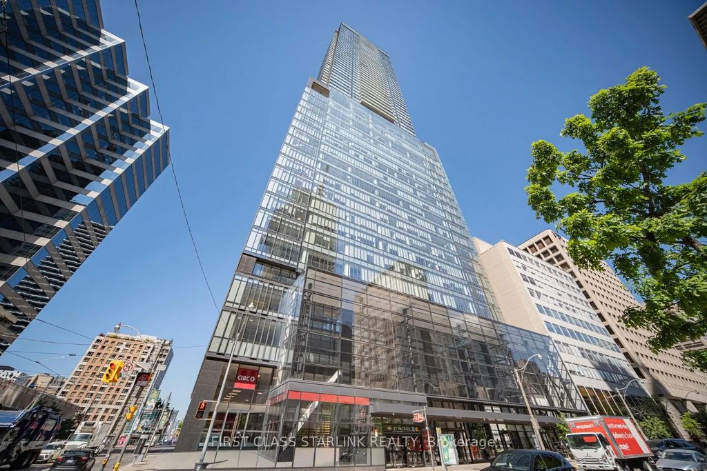 488 University Avenue 4802, Toronto C01