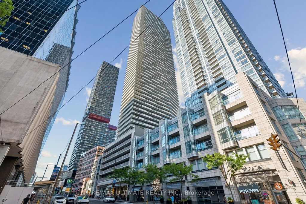 2221 Yonge Street 3905, Toronto C10