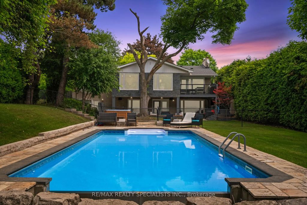42 Heathview Avenue, Toronto C15