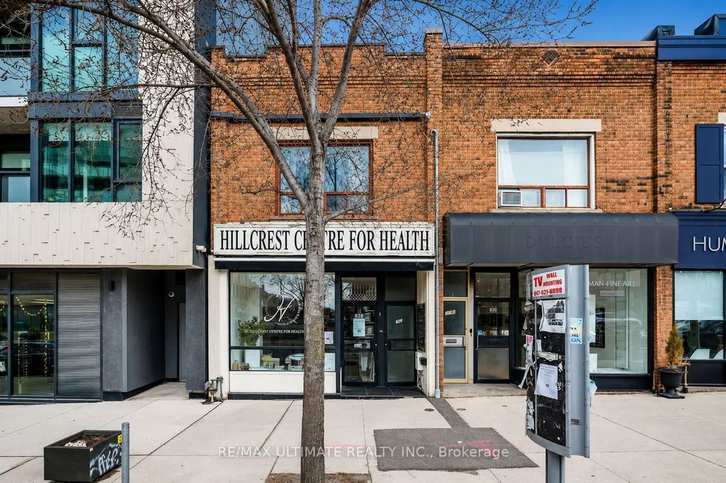 832 St Clair Avenue W, Toronto C03