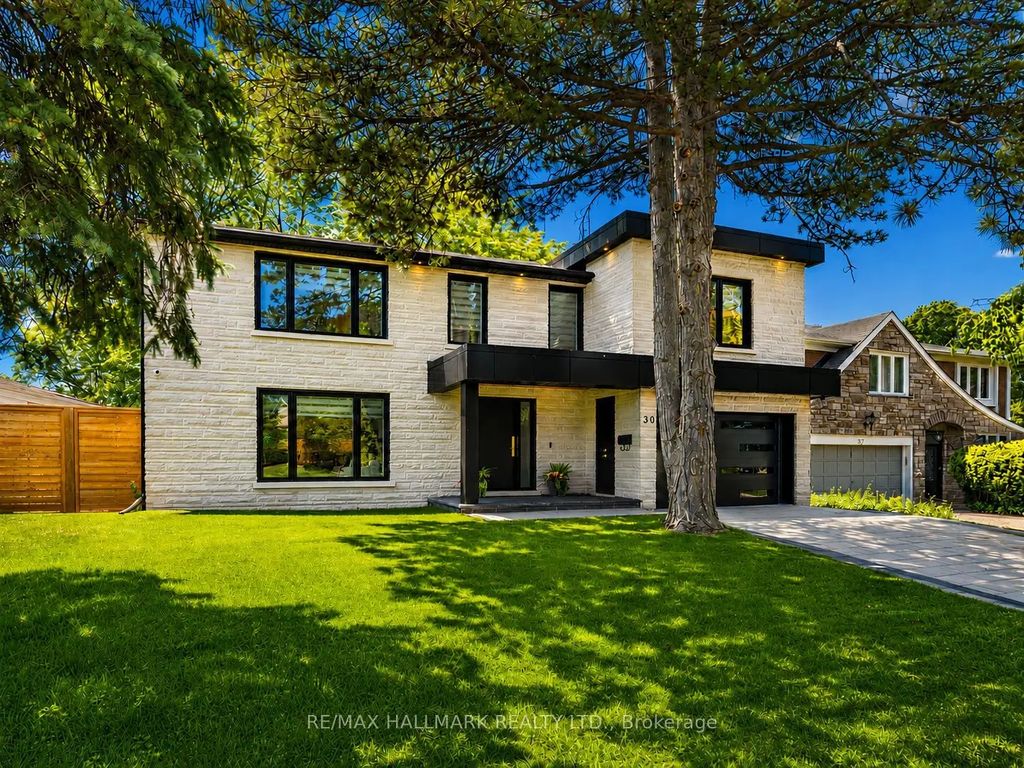 30 Kellythorne Drive, Toronto C13