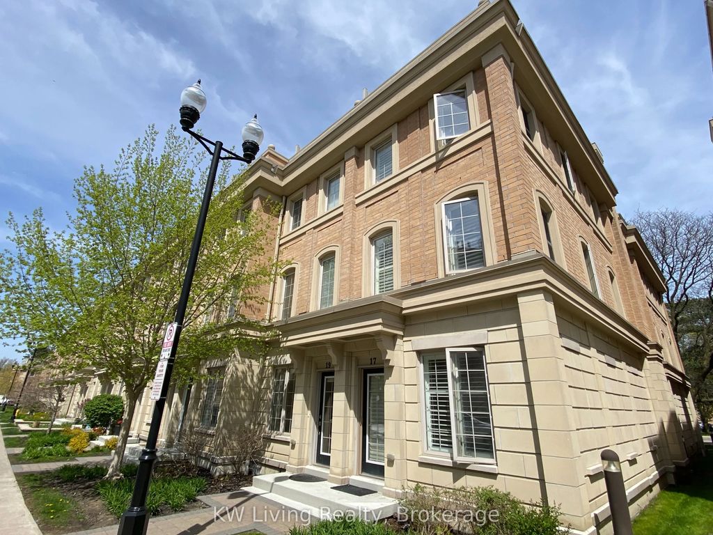 17 Hargrave Lane, Toronto C12