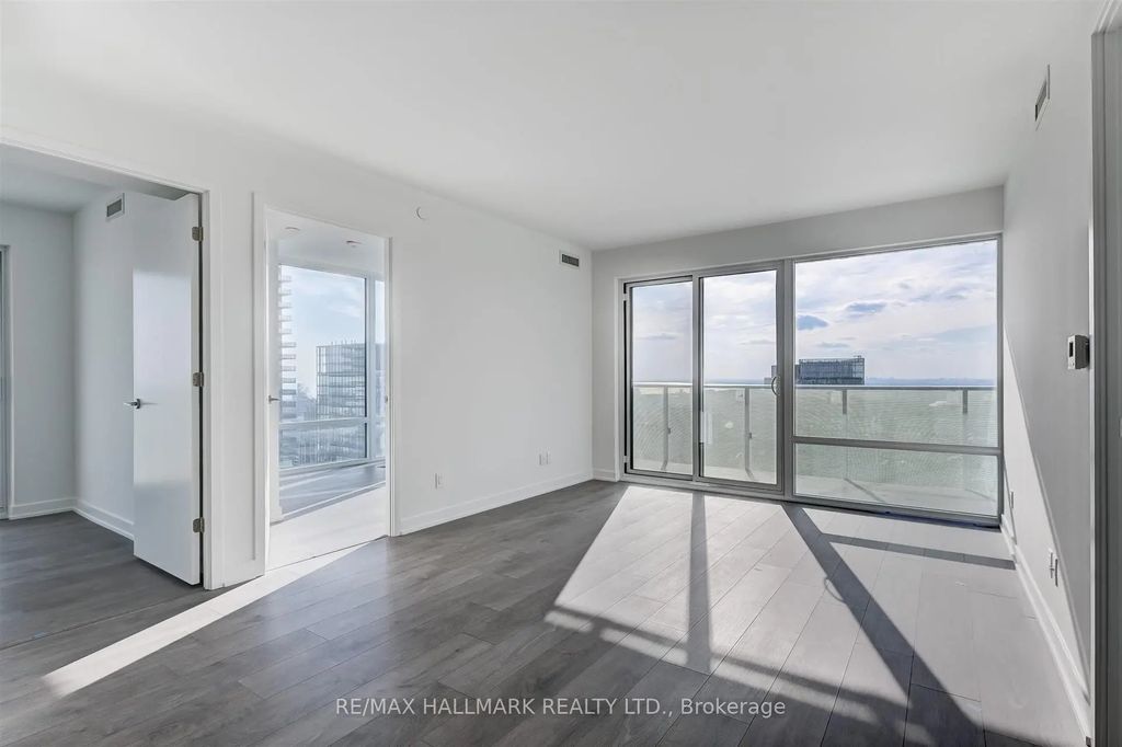 501 Yonge Street 5212, Toronto C01