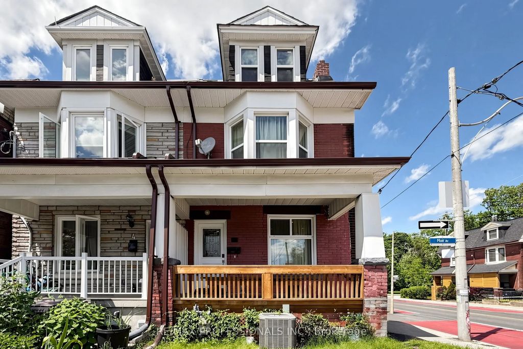 2 Muir Avenue, Toronto C01