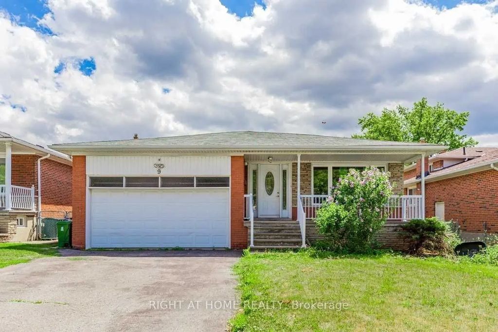 9 Chalet (upper) Road, Toronto C15