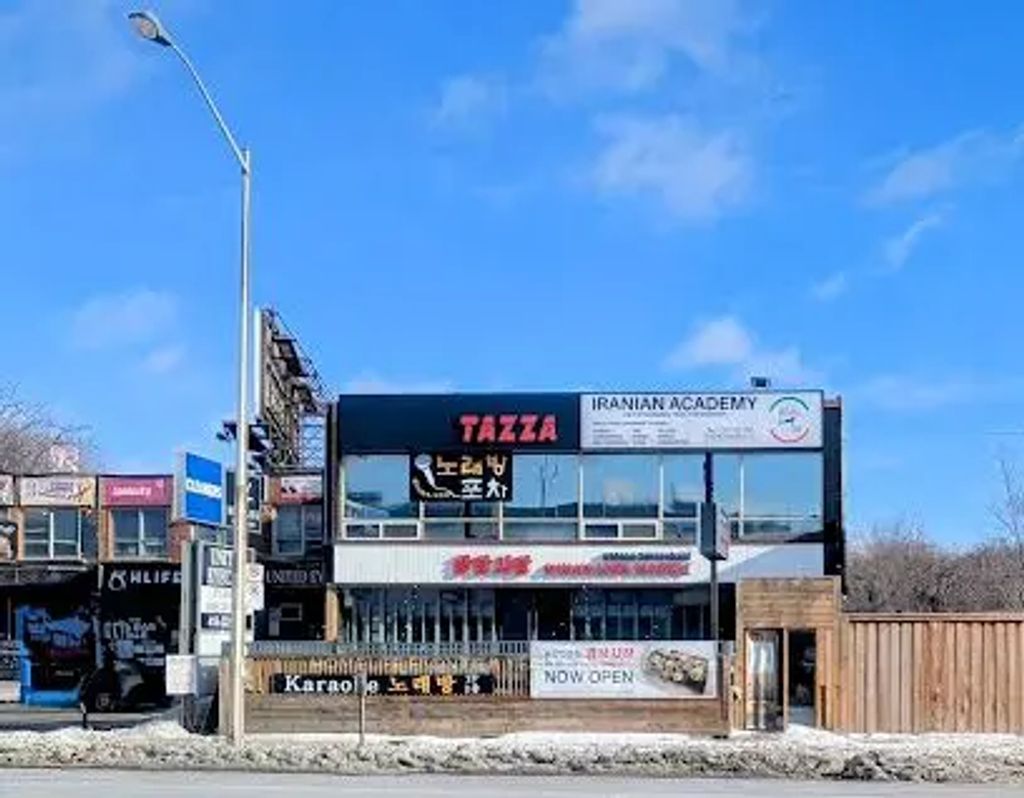 6347 Yonge Street B, Toronto C14