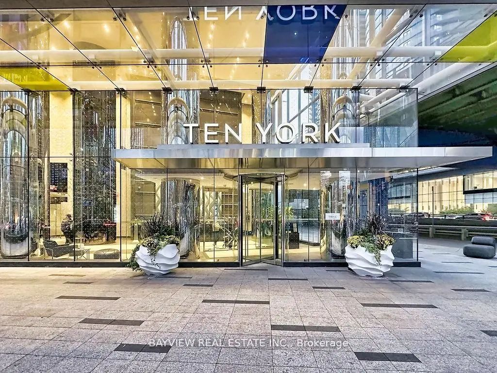 10 York Street 4110, Toronto C01